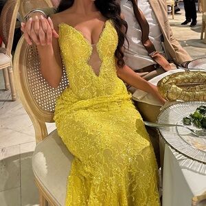 Elegant Yellow Lace Evening Dress